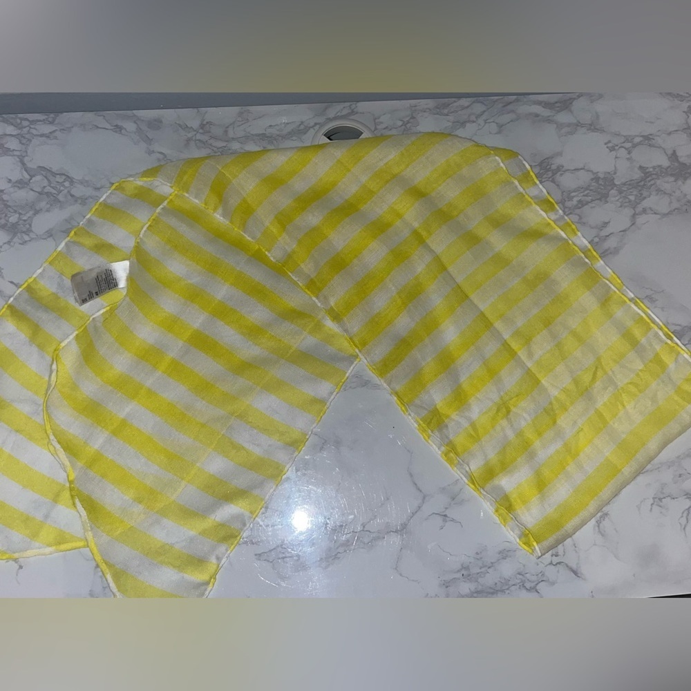 H & M yellow and white striped scarf - Picture 4 of 5